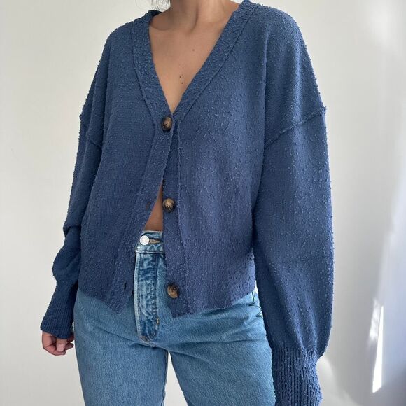 Fuzzy cardigan Sweater button front - Picture 2 of 11